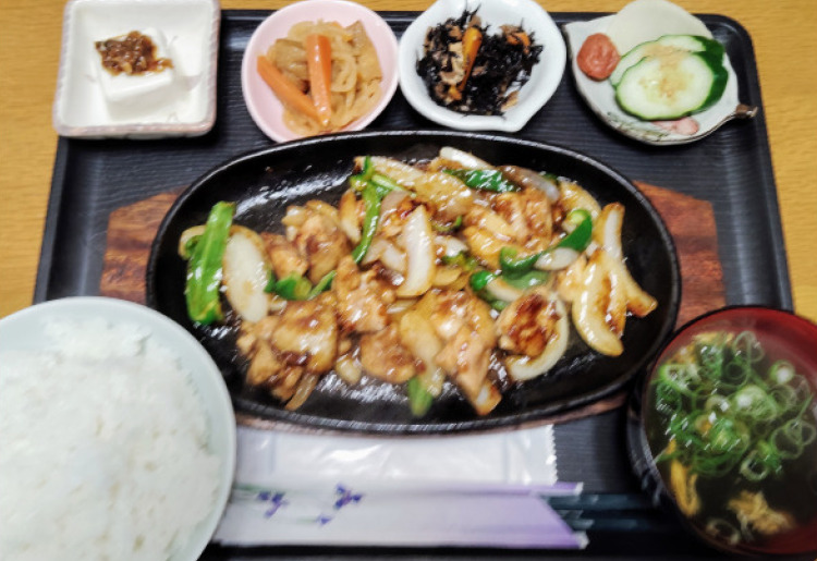 鳥味噌鉄板焼定食